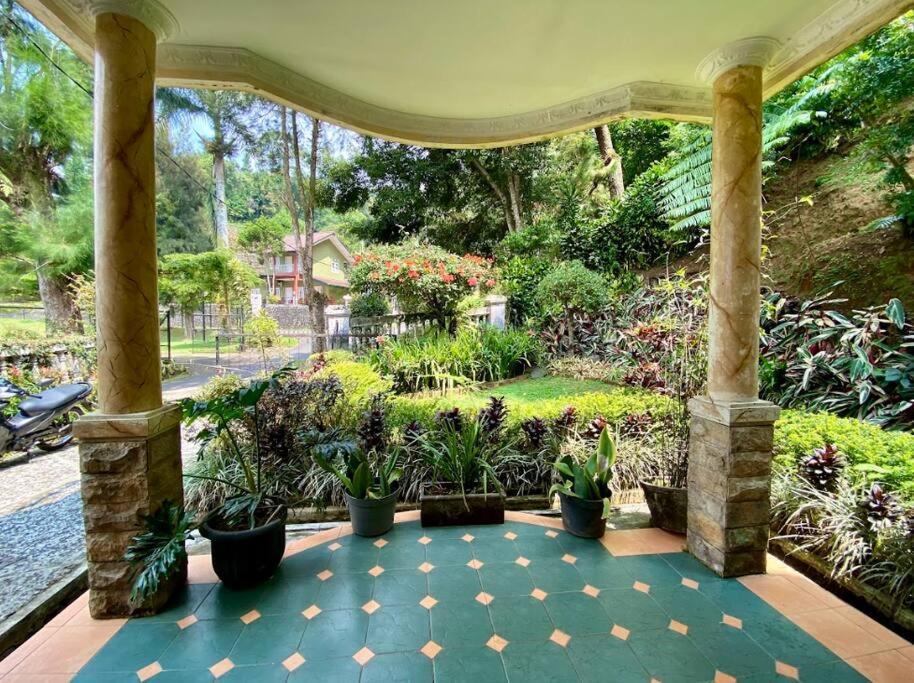 Villa Sevilla 3 Bedrooms Bppk Ciloto Puncak By Damaresa ชิอันจูร์ ภายนอก รูปภาพ
